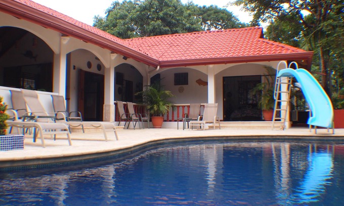 Puerto Carrillo Casa | Relajante Carrillo Bay-Walk to Beach, restaurantes, 3-5 habitaciones, familias o grupos