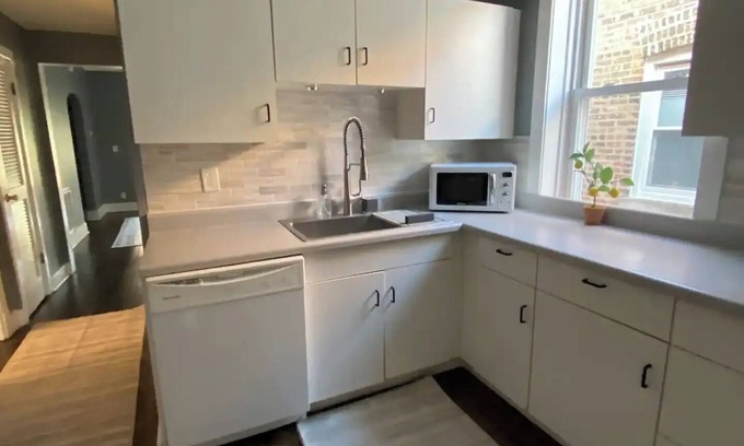Edgewater Casa | Relaxing City Haven