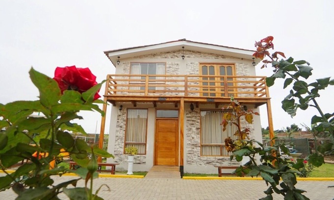 Moche Otro | Apartamento moderno y grande y relajante con vistas a las ruinas de La Huaca del Sol y La Luna.