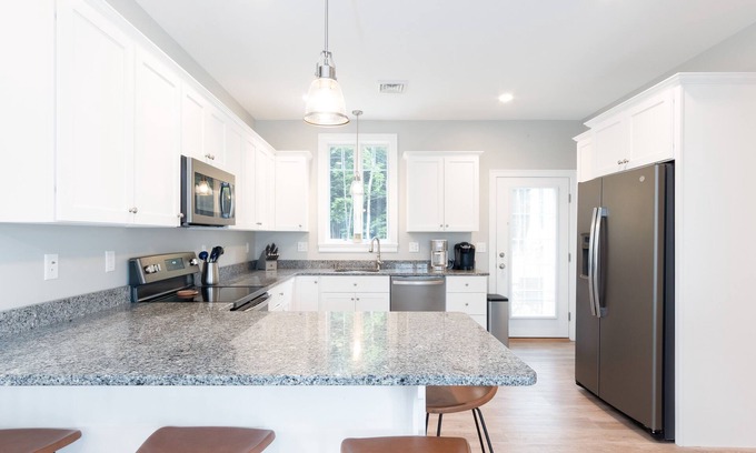 Arundel Cabaña | Relaxing Cottage in Gated Community with Pool!
