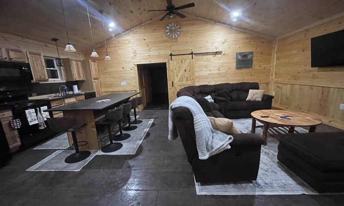 Munson Cabaña | Relaxing Cottage near Black Moshannon and Penn State