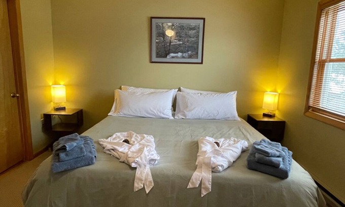 Lake Placid Condominio | Relaxing Couples Cozy Getaway with Mountain Views