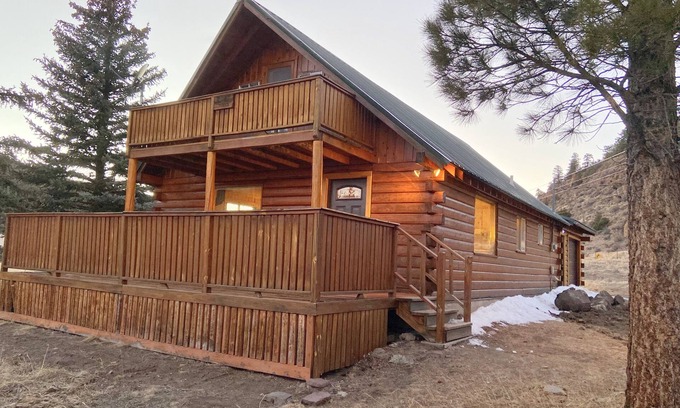 Rio Vista Estates Cabina | Relaxing, cozy cabin by Coller State Wildlife area