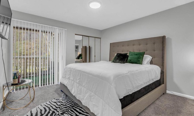 Sandy Springs Apartamento | RELAXING & Cozy Unit with king bed