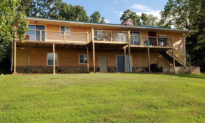 Bull Shoals Casa | Relaxing Family-Friendly Cabin with Sprawling Deck & Fun-filled Game Room