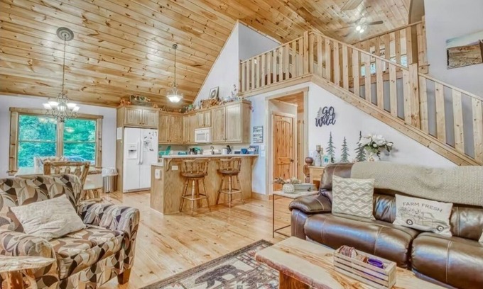 Sautee Nacoochee Cabina | Relaxing Helen, Ga Cabin Min from Helen, Sleeps 12 with Hot Tub & Firepit!