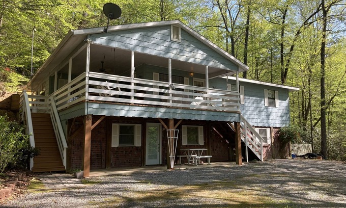 Hendersonville Casa | Relaxing Home within 20 minutes to Hendersonville or Lake Lure