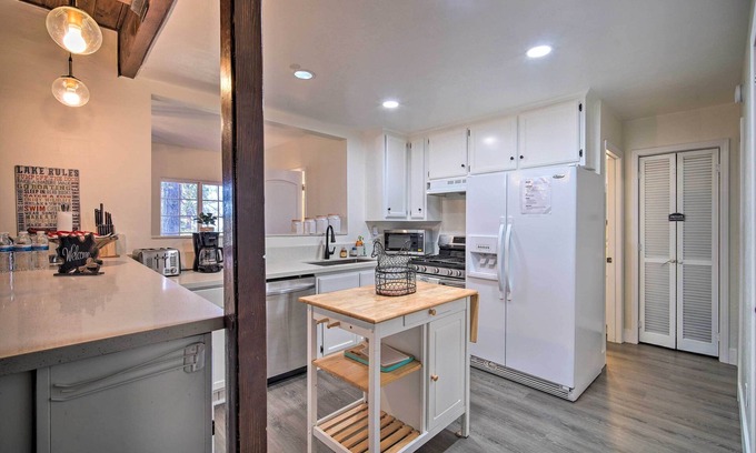 Lake Arrowhead Cabaña | Relaxing Lake Arrowhead Home ~ 1 Mi to Lake!