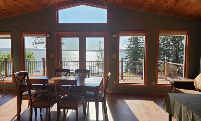 Spooner Casa | Relaxing Lake House!