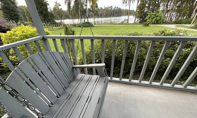 Clermont Casa | Relaxing Lakefront Home on Quiet Lake Glona