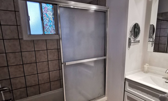 North York Apartamento | Relaxing Lilac10-mins to the Airport