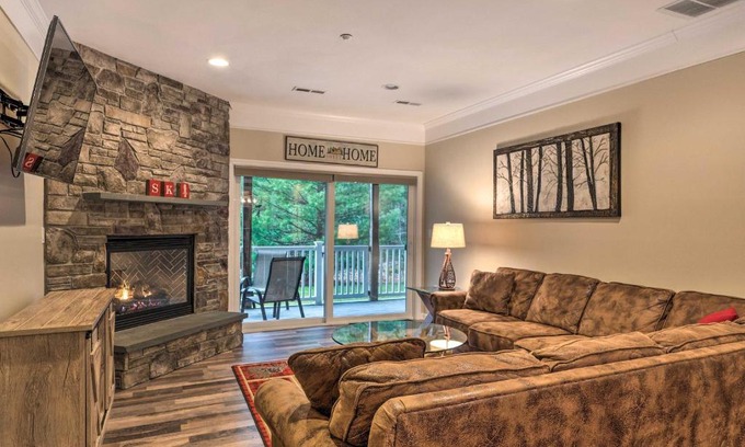 Lincoln Apartamento | Relaxing Lincoln Condo with Fireplace and Shuttle