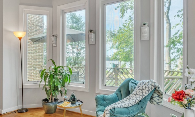 Hampton Casa | Relaxing Luxurious Waterfront 2 Bedroom Townhouse by RedAwning