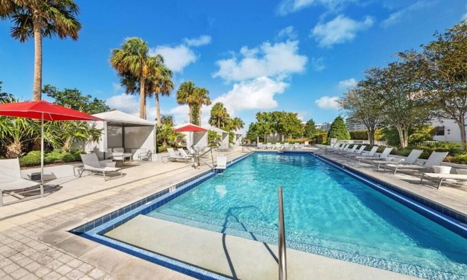 Surfside Hotel | Relaxing Miami Getaway | Surfside Suite w/ Pool & Ocean Access