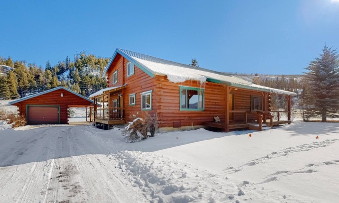 South Fork Casa | Relaxing mountain home, huge deck with great views and large private yard
