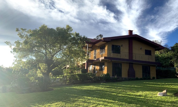 Concepcion Casa | Relaxing Mountain Villa in Paradise
