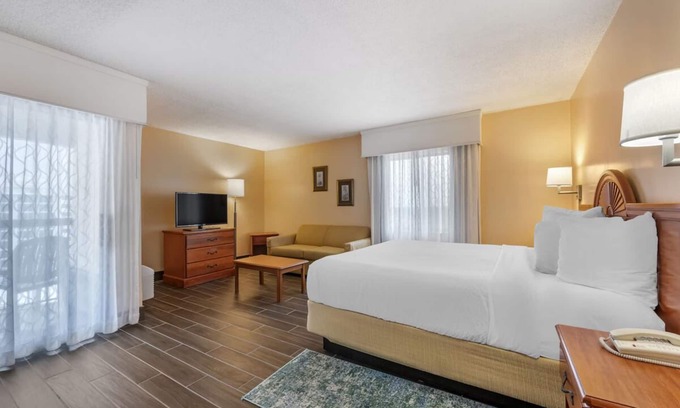 Seabreeze Park Hotel | Relaxing Oceanfront Stay | Private Balcony w/ Stunning Sea Views
