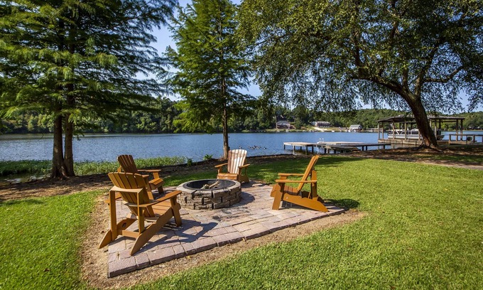 Jones Mills Casa | Relaxing & Peaceful Hot Springs Waterfront Haven