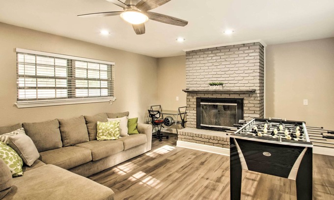 Northeast Pensacola Casa | Relaxing Pensacola Getaway w/ Volleyball Net!