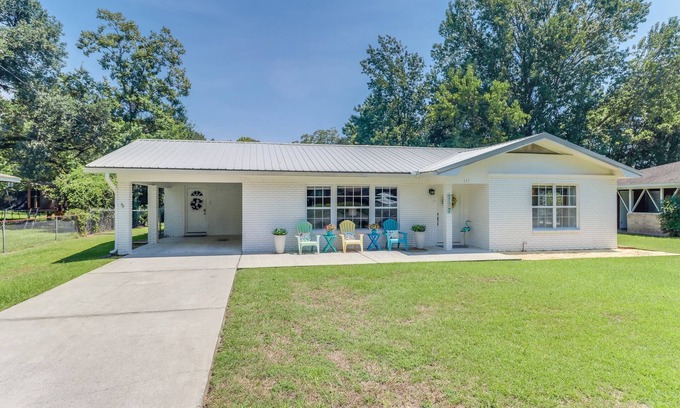 Long Beach Casa | RELAXING & QUIET! Walk to Beach, Large Patio, Big Fenced Yard, Pet Friendly