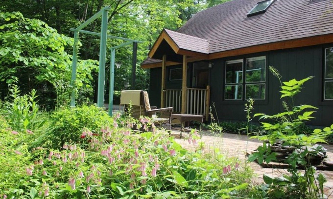 Stowe Area Chalet De Esquí | Relaxing Retreat: 7 mins to both Mountain and Village: Ski, Bike, Hike & Unwind