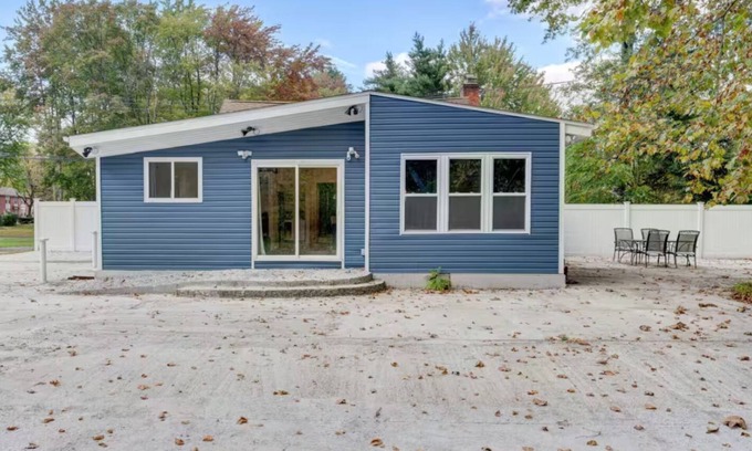Bloomfield Apartamento | Relaxing Retreat w/Sweet Yard!