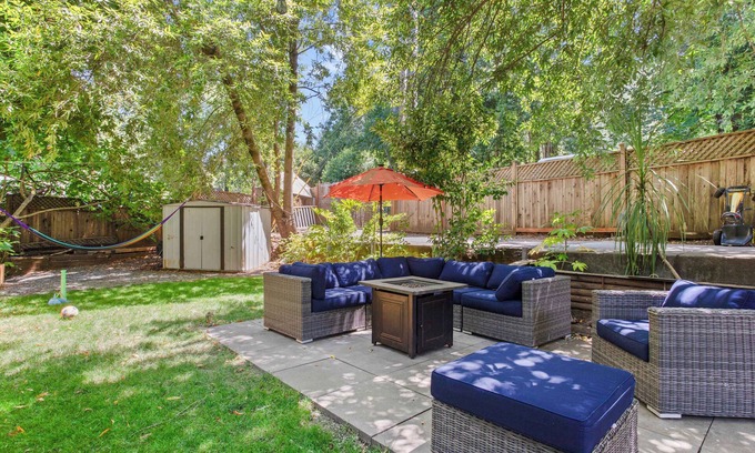 Hacienda Casa | Relaxing River Retreat Near Mom’s Beach | Patio