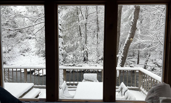 Mars Hill Casa | Relaxing Riverfront Cottage Near Asheville, NC