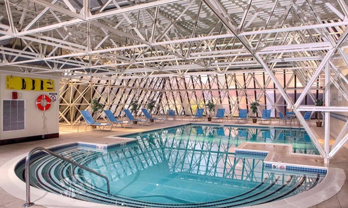 South Portland Hotel | Relaxing Room w/ Sofa-bed and Complimentary Breakfast | Free Airport Shuttle