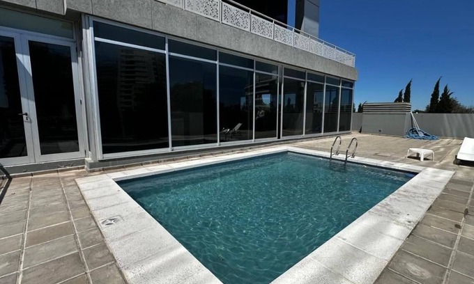 Rio Cuarto Casa | Relaxing Room With Pool Free Breakfast And Parking Near Local Attractions