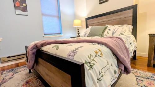 Cumberland Casa | Relaxing Rustic Oasis - 6 minute walk to Downtown! Pet-friendly & Cyclists Welcome!