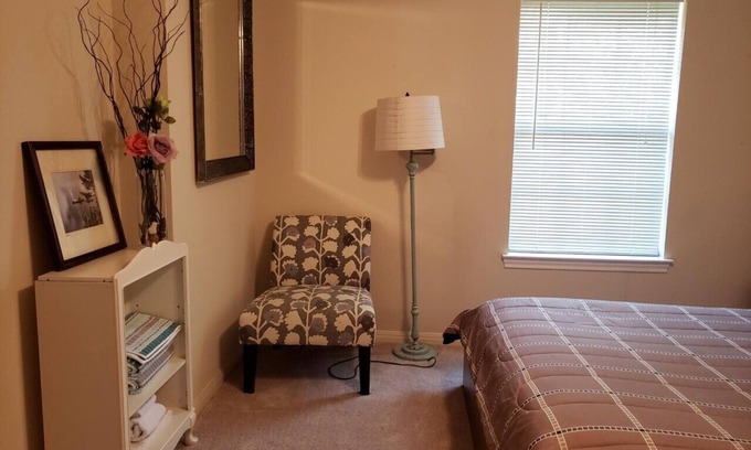 Cedar Park Casa | Relaxing sanctuary with big living room