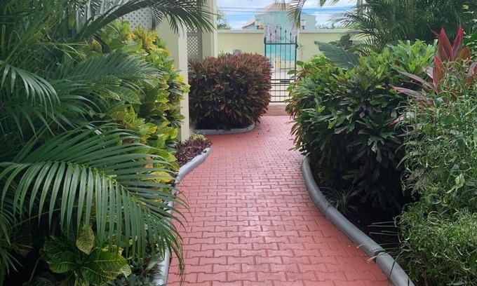 Marine Gardens Condominio | Relajante alquiler de vacaciones en la costa sur a pasos de playas y paseo marítimo