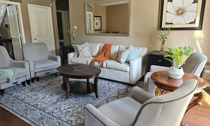 Cordova Casa | Relaxing & Spacious 5BR- Plus open room with beds, Retreat in Cordova