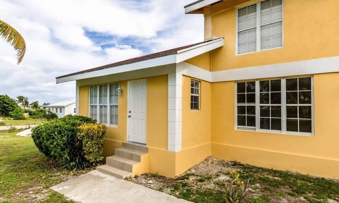 Bottle Creek Apartamento | Walk to Beach & Shops - High Rock House w/ Kitchen