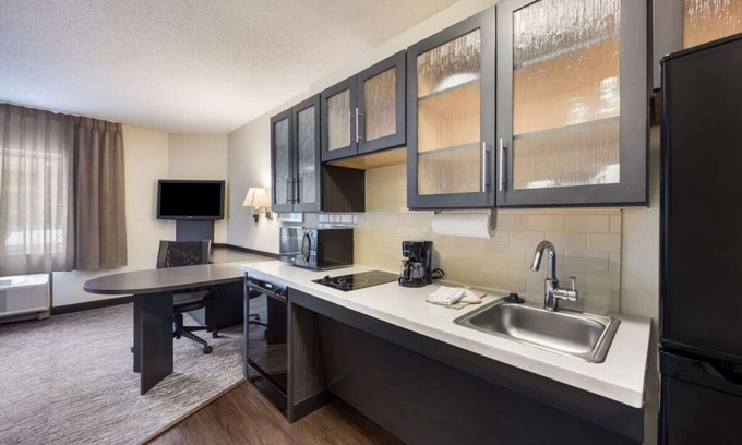 Warren Apartamento | Relaxing Studio w/ Fully-equipped Kitchen! Pets Allowed, BBQ Facilities, Parking