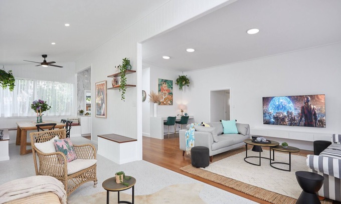 Biggera Waters Casa | Relaxing & Stylish Entertainers House Close to Everything! #NEWLISTING