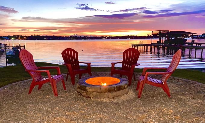Sylvan Shores Casa | Relaxing Sunset Retreat on Lake Clay with Private Dock, Beach, and Game Room!