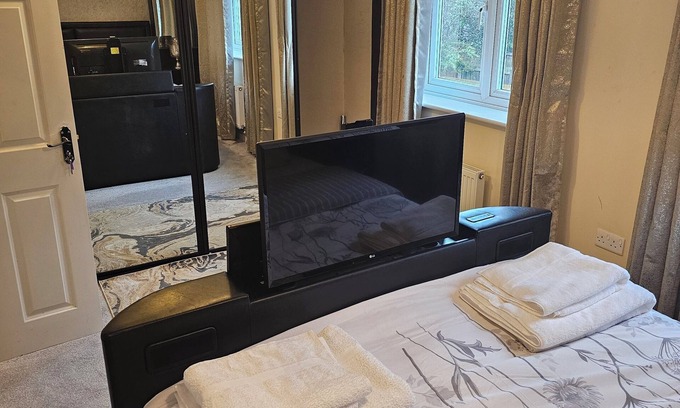 Mickleover Casa | Relaxing Townhouse with spacious interior in Derby near Nottingham