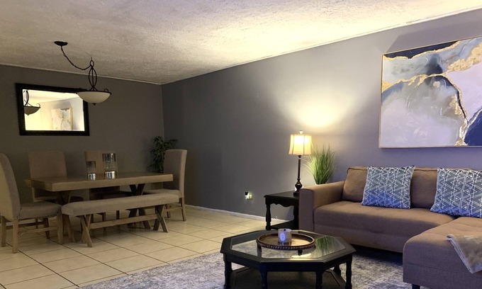 Piedras Negras Apartamento | Relaxing unit for a longer stay!