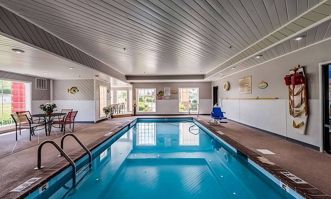 Lexington Complejo | Relaxing Unit Near Attractions in GuestHouse Lexington, Parking, Pool!
