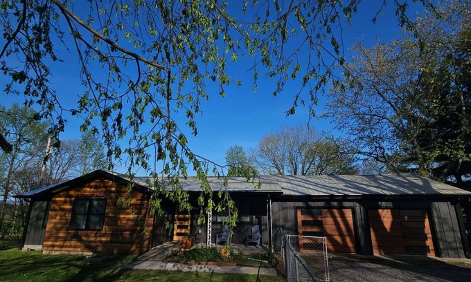 Bryant Casa | Relaxing, Upscale 2-bedroom Bungalow with Great View, Near Chattanooga