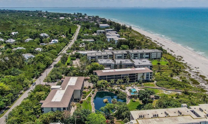 Sanibel Condominio | Condominio frente a la playa, 2 dormitorios / 2 baños, capacidad para 7 personas, planta superior, playa del Golfo Oeste.