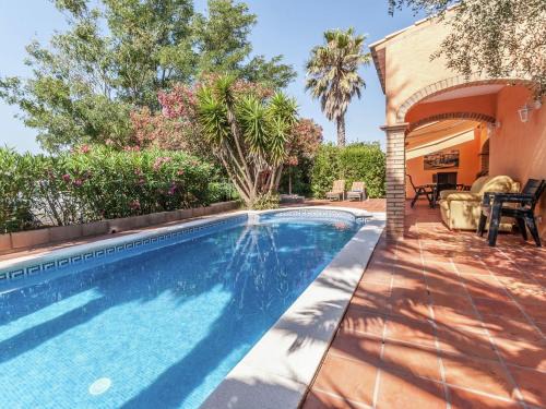 Sant Pere Pescador Casa | Relaxing Villa Steps from Beach
