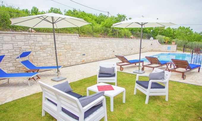 Rakotule Cabina | Villa moderna con piscina en Rakotule, Croacia