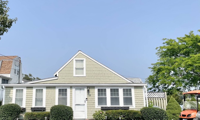 Onset Casa | Relaxing Water view Onset Beach 3 bedrooms walking distance to everything