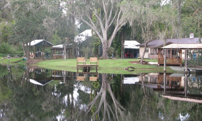 Lutz Casa | Relaxing waterfront haven. Near Moffett cancer center.