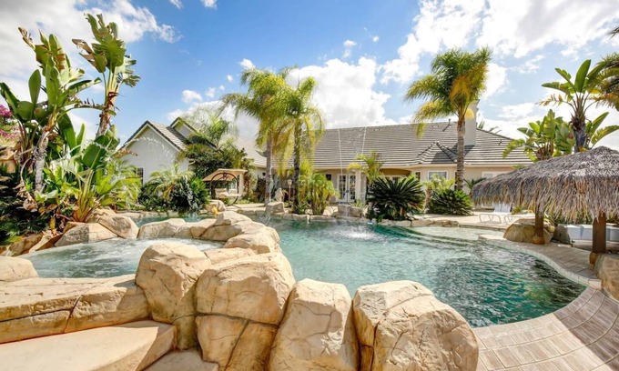 Temecula Villa | Maravilloso Wine Country Estate w / BAR + SPA + PISCINA + BBQ + VBALL + FÚTBOL