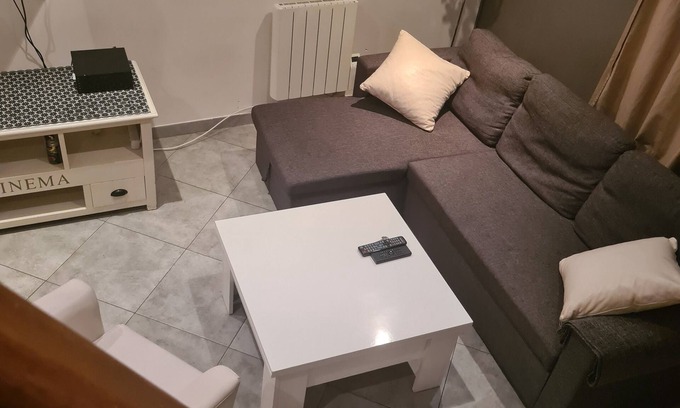 Plateau — Pyramide Casa | Remarkable 1-Bed House in Athis-Mons