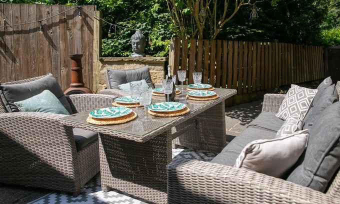 Yeadon Casa | Remarkable 4-bed House Near Leeds Airport